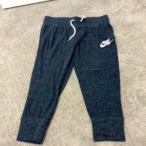 Black Nike cropped sweat pant size medium